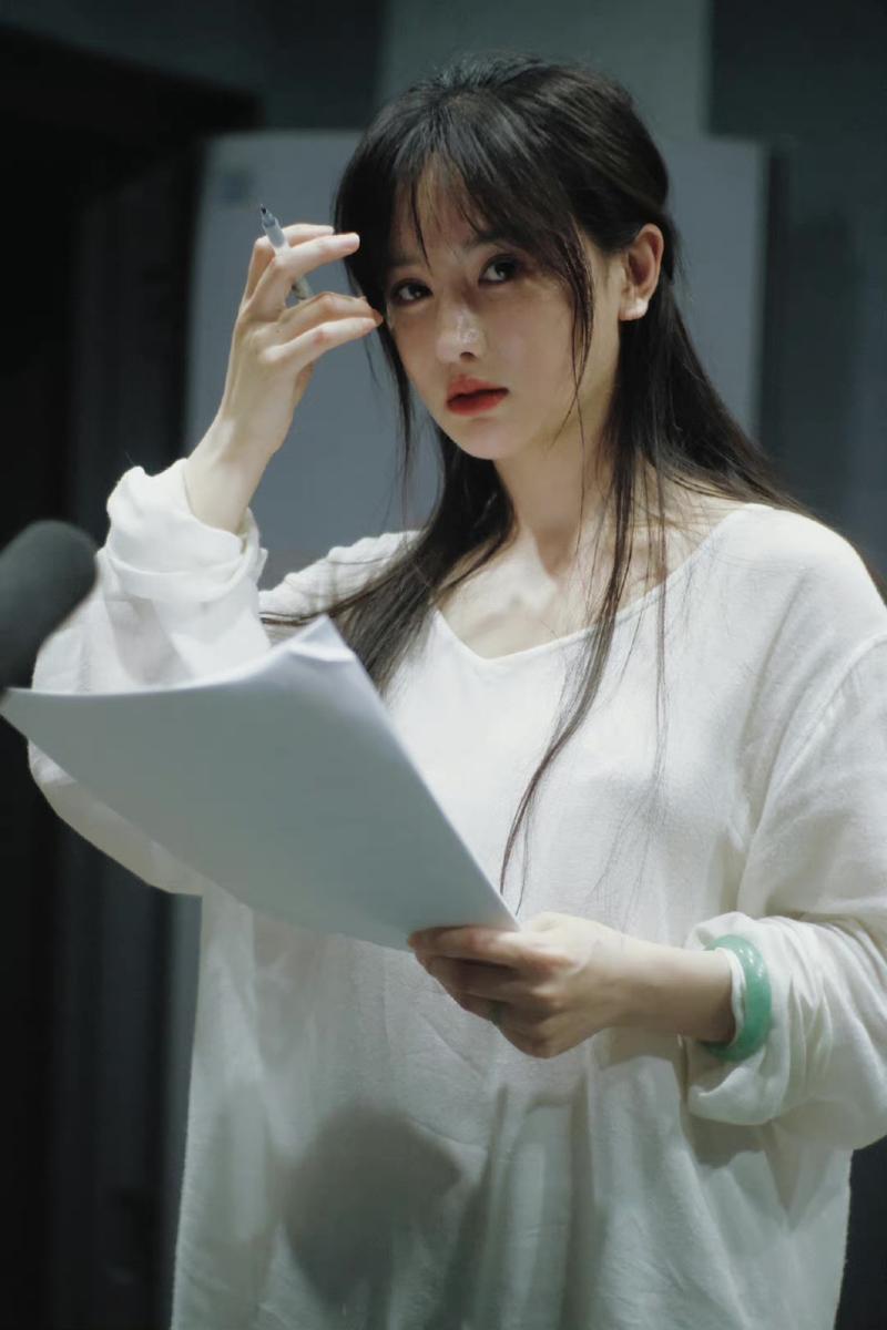 南笙男人装写真大曝光，女神形象全颠覆！