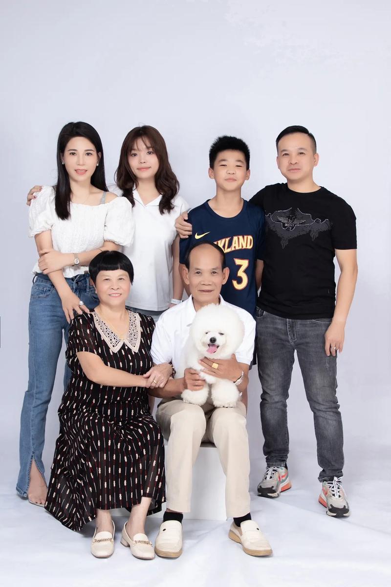 好大一家子：热闹非凡的家庭生活大揭秘
