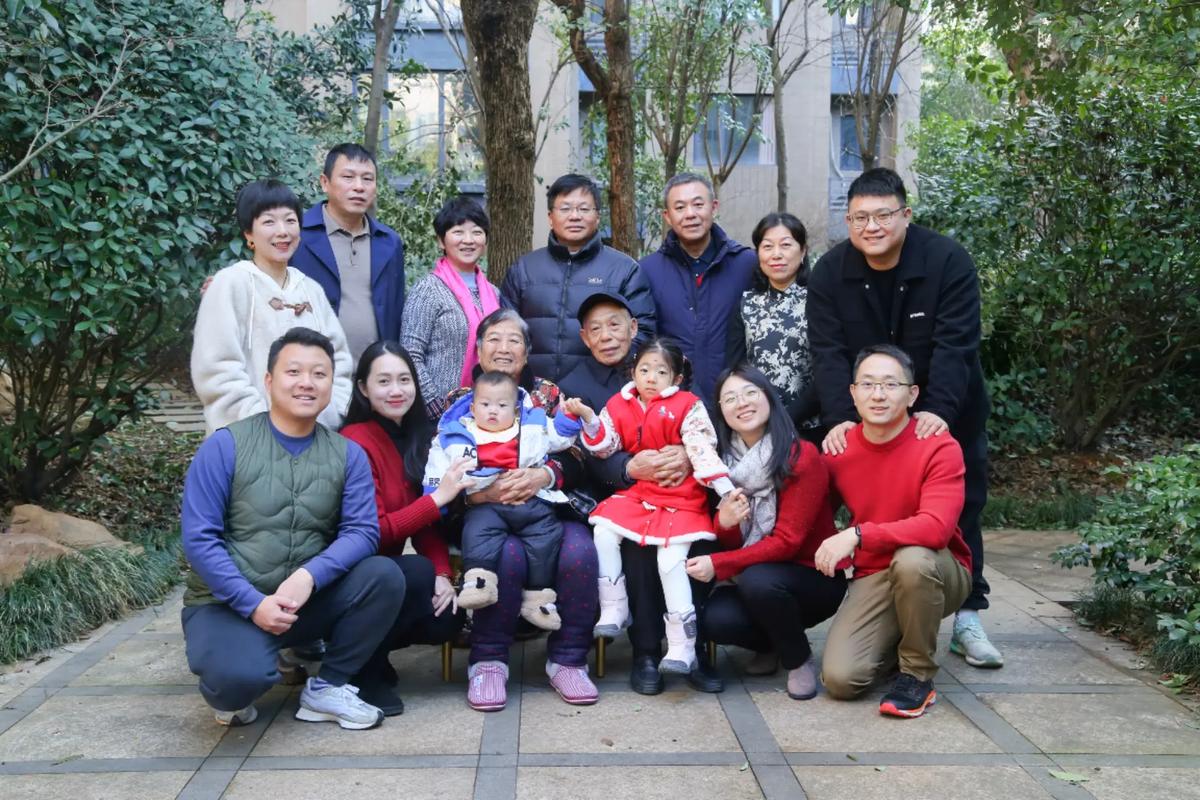 好大一家子：热闹非凡的家庭生活大揭秘