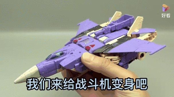 游戏里的机器人战斗机：体验刺激的空中射击