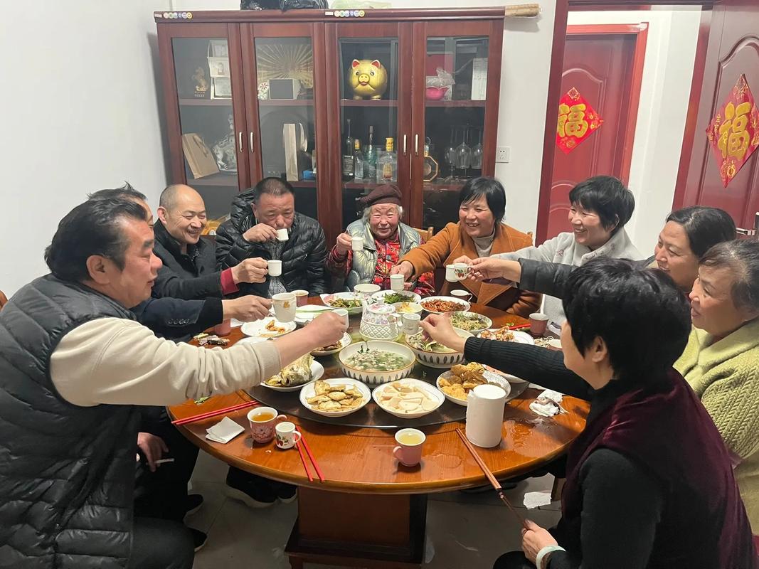 好大一家人欢聚一堂：300余名职工共度新春佳节