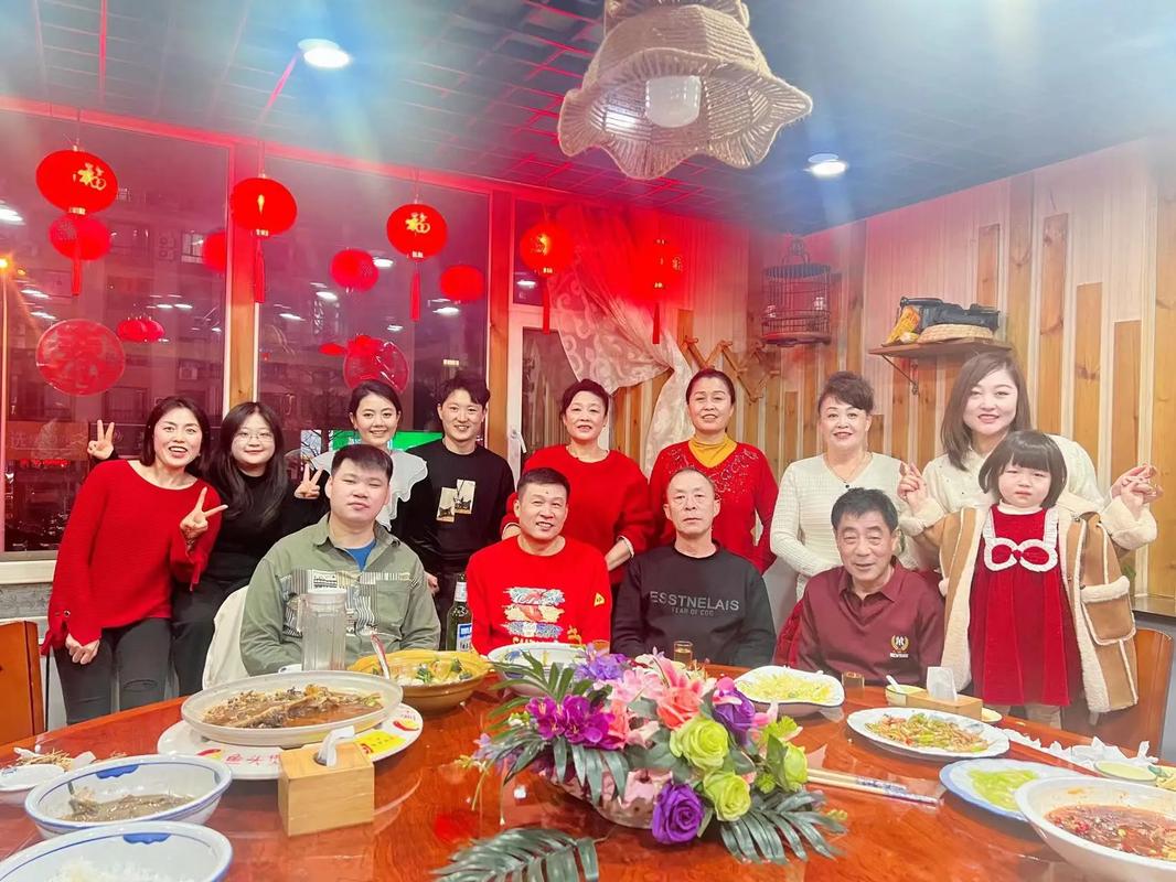 好大一家人欢聚一堂：300余名职工共度新春佳节