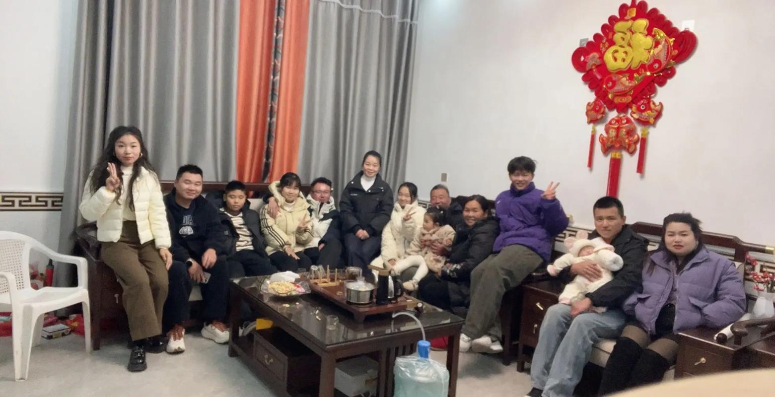 好大一家人欢聚一堂：300余名职工共度新春佳节