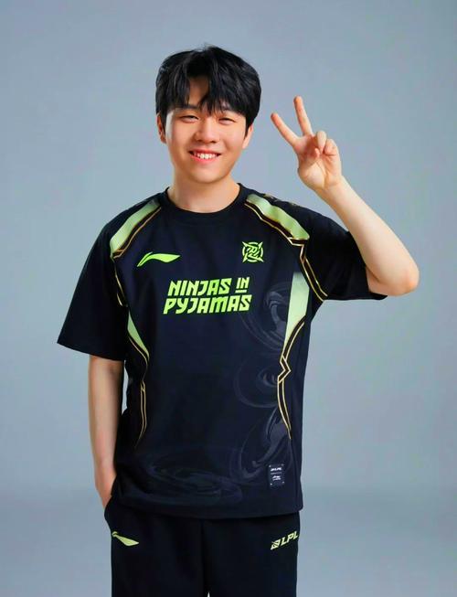 rookie是韩国人吗？LPL顶尖韩援获中国绿卡真相！