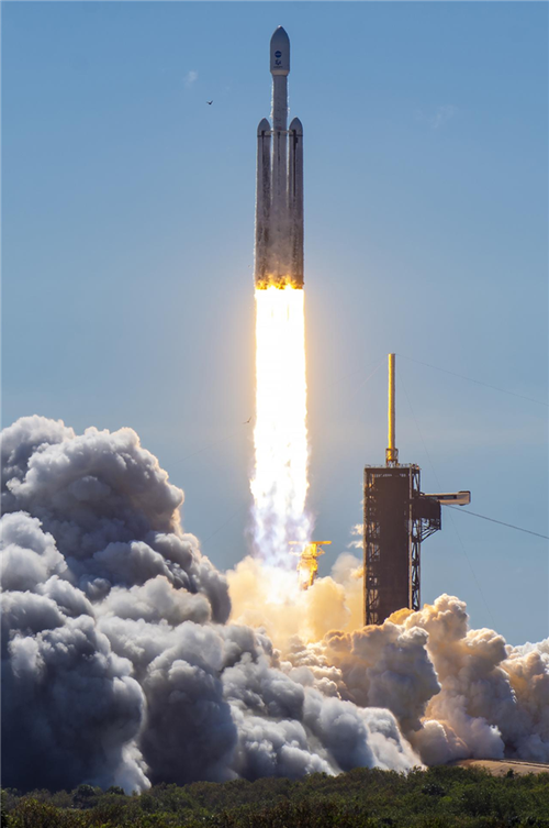 SpaceX发射猎鹰9号火箭意义在哪？(深度分析太空探索大影响)