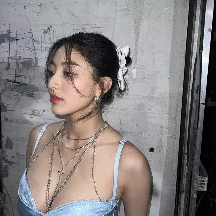 女明星侧乳为何频上头条？娱乐圈传播内幕解析