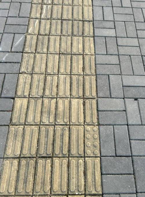 我国盲道表面形状是什么样？行内人教你识别要点！