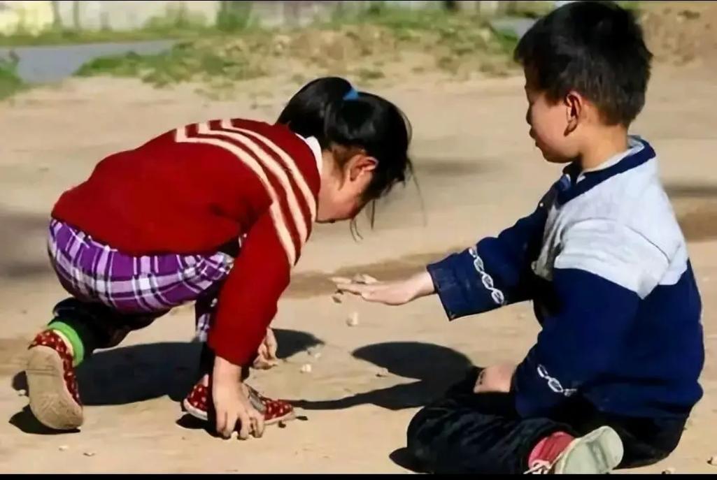 童年的经典同桌游戏有哪些？回忆一下这些上课偷玩的神作！