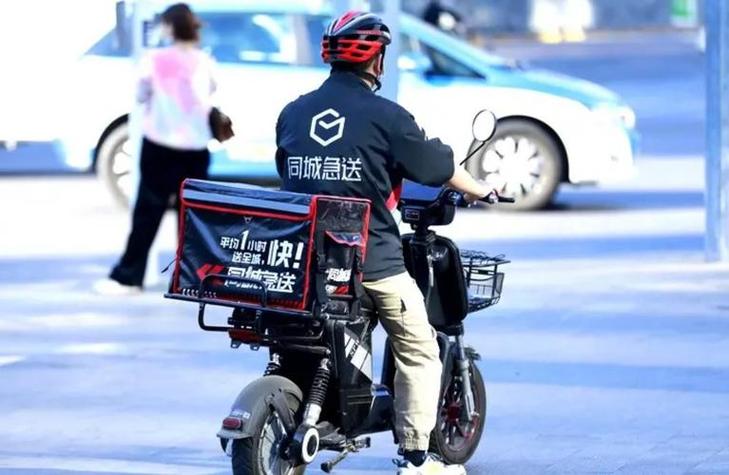 顺丰外卖骑手收入高吗？真实工资和美团对比分析！