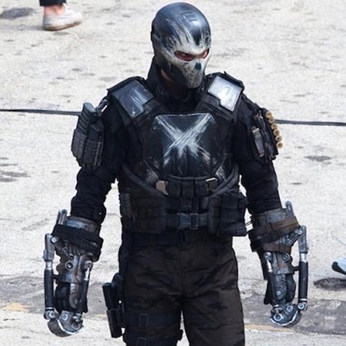 交叉骨为什么总是戴着面具？揭秘骷髅头套背后的真实原因！