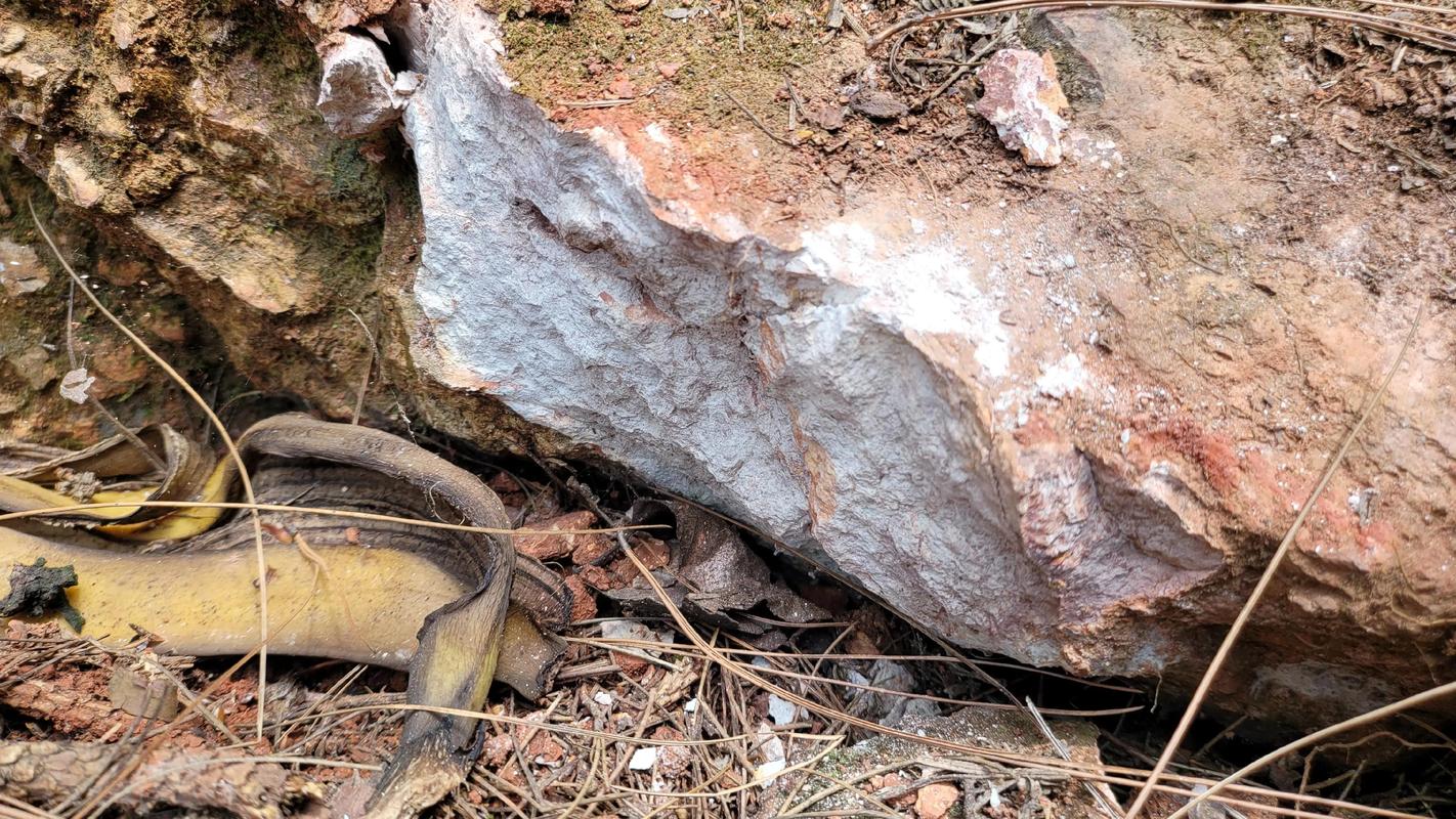 铝矿石是如何开采出来的？揭秘常见的开采方法