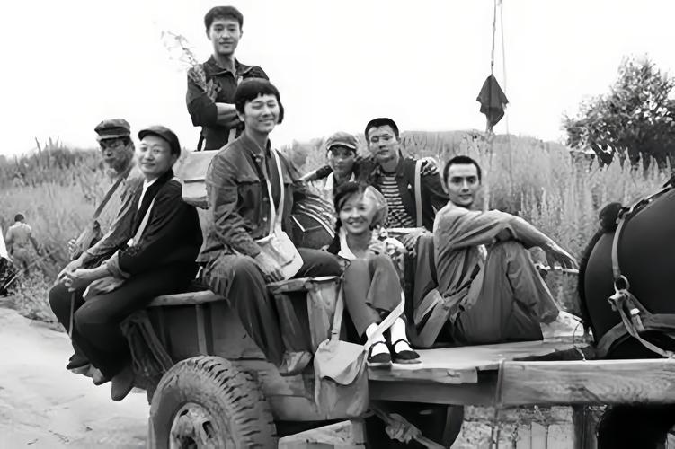 知青下乡真实故事：一个女孩在农村的十年经历回忆录。