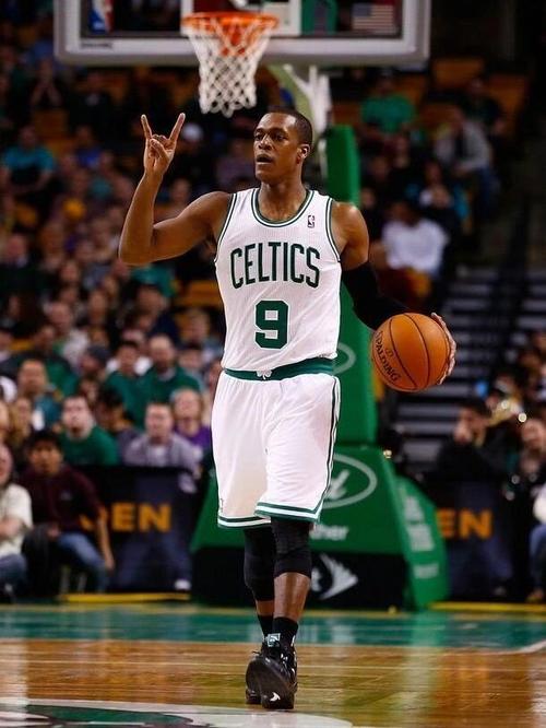 拉简朗多为何是球场上的“场上教练”？深度解析他的高球商！