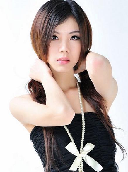 叶梓萱微博都关注谁？看看她的社交圈！