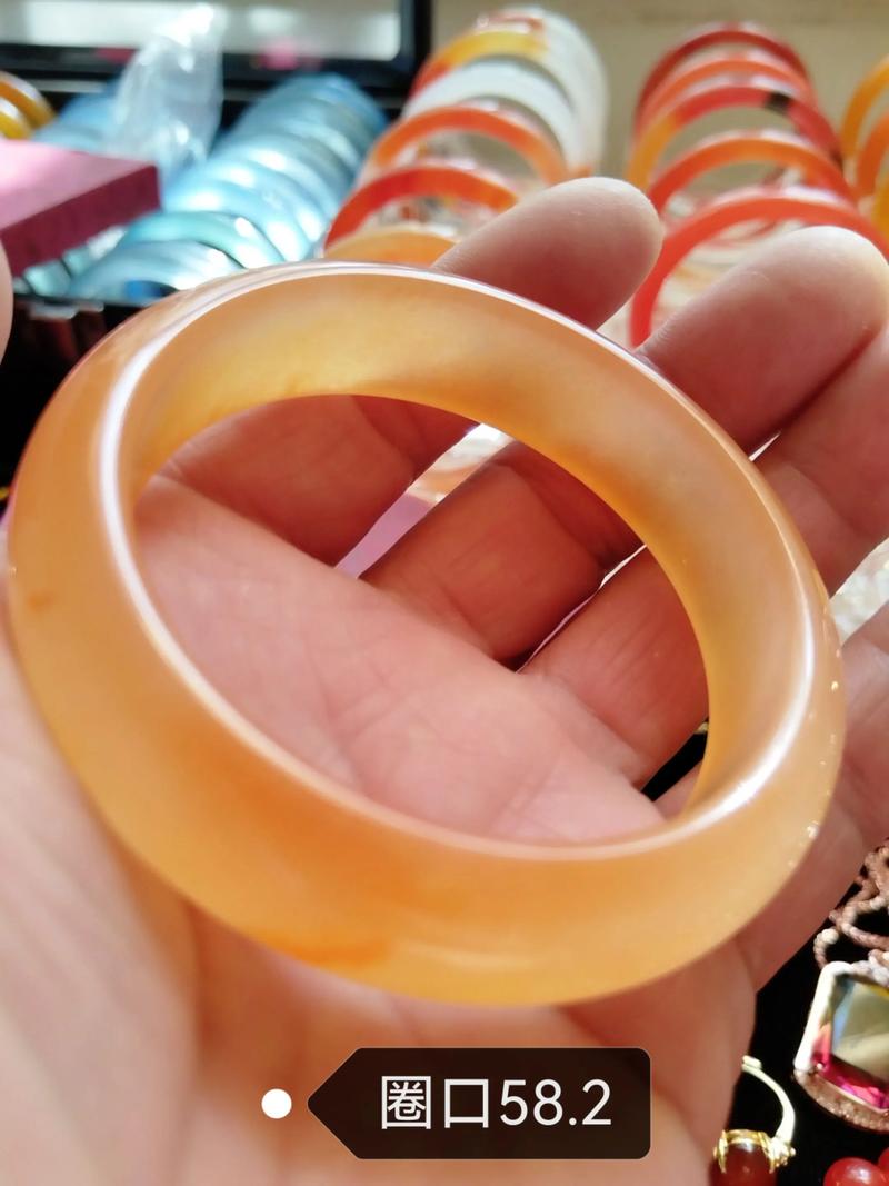 金色的曲玉哪里有？这些地方值得一寻！