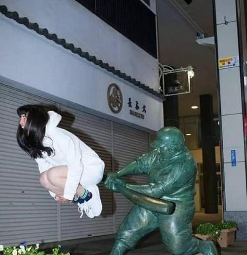 每日囧图：那些让人喷饭的社死瞬间，今日份笑料已送达！