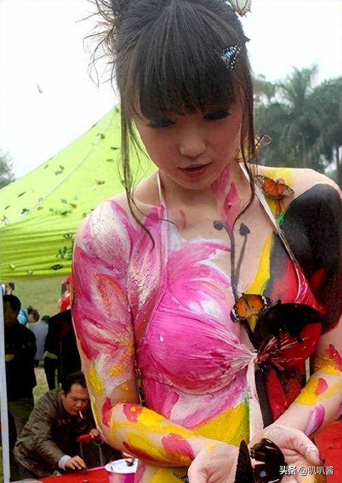 露露人体摄影集哪里有完整版？高清照片图集免费下载观看！
