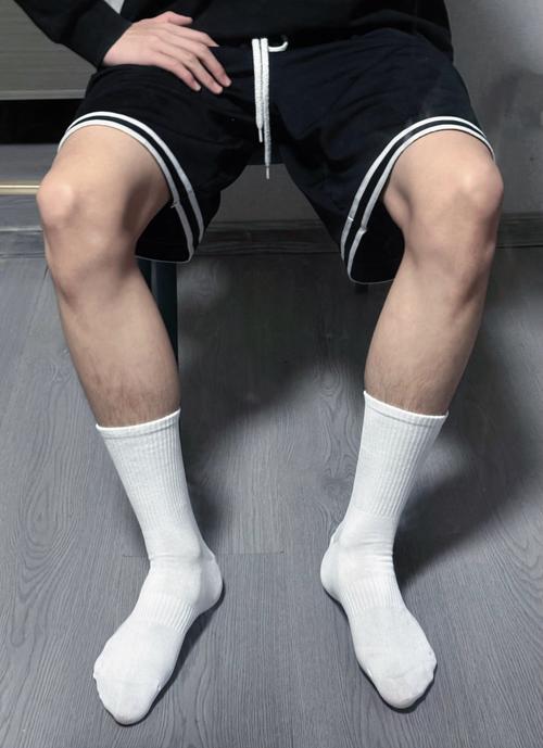 白袜子男孩如何提升气质?这几个方法值得一试