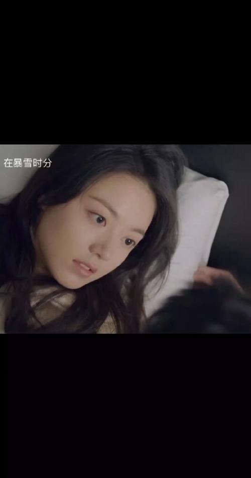 《因为我爱她》的最新版本分析与游戏特点探讨