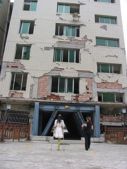 裂缝中的房子更新地址:深度解析与实用指南