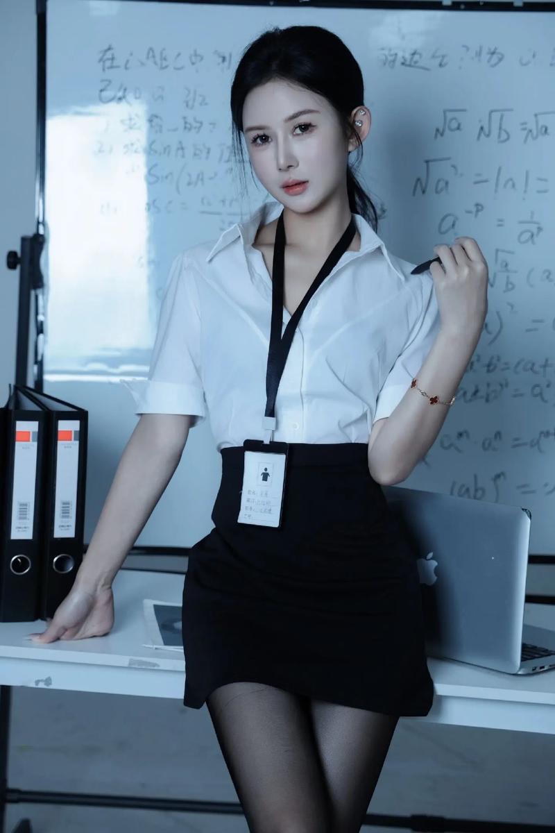 深入分析：御姐玫瑰汉化版最新更新内容及其影响