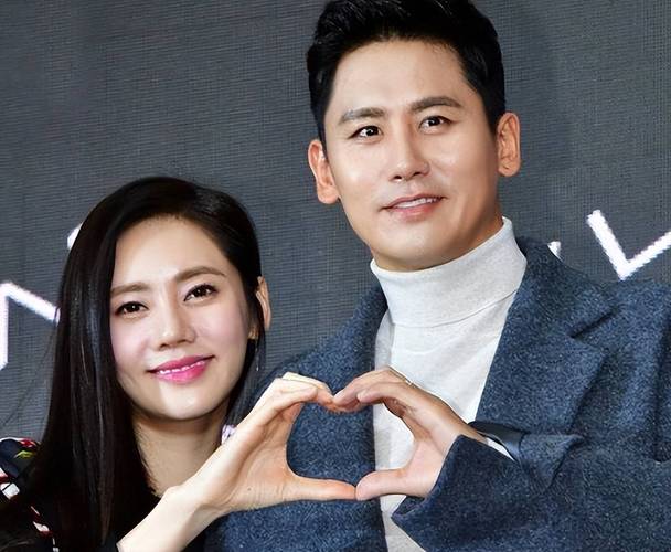 深度解析《我的忠诚妻子》更新日志的关键变化与影响