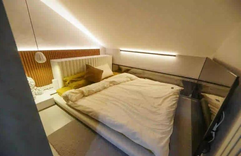 深度解析《阁楼里的睡美人》：绅士游戏中的创新与挑战