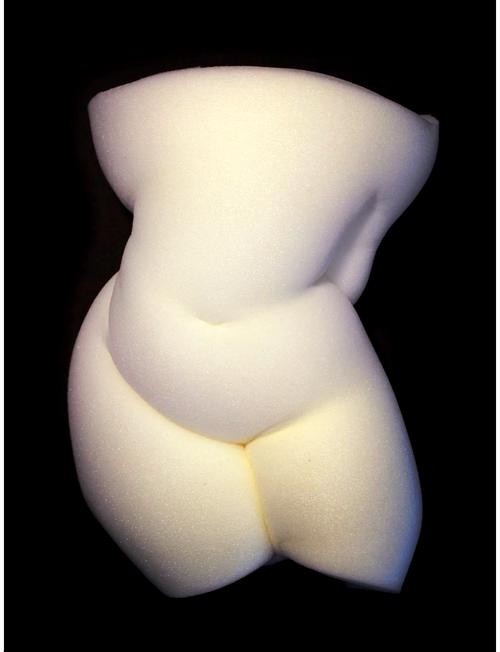 裸体学院：探索最新版本及其影响力的深度分析