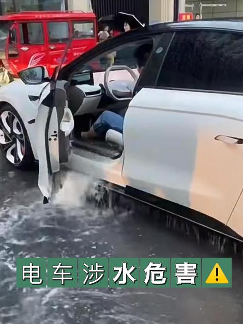 电车内发生的浪潮：深入分析《電車内でなう》官方正式版的最新动态